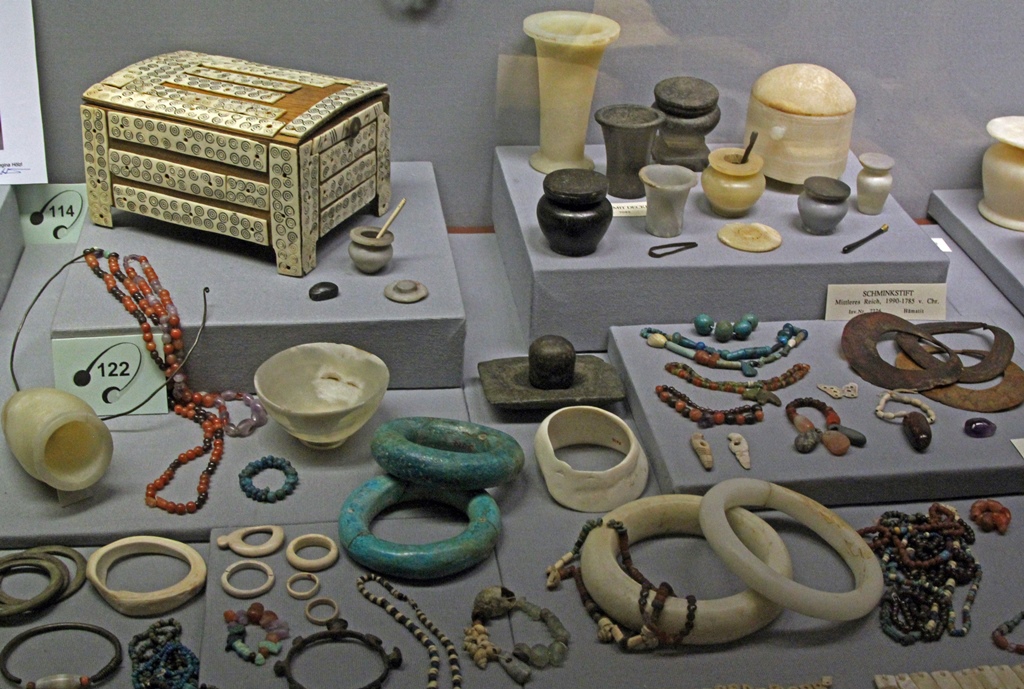 Egyptian Tomb Items